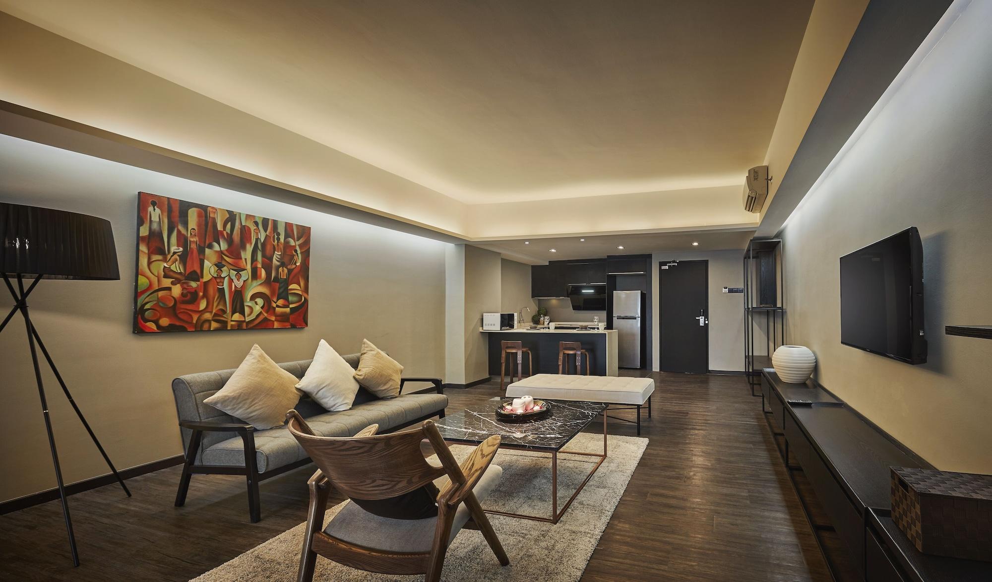 Tropics Eight Suites George Town Dış mekan fotoğraf