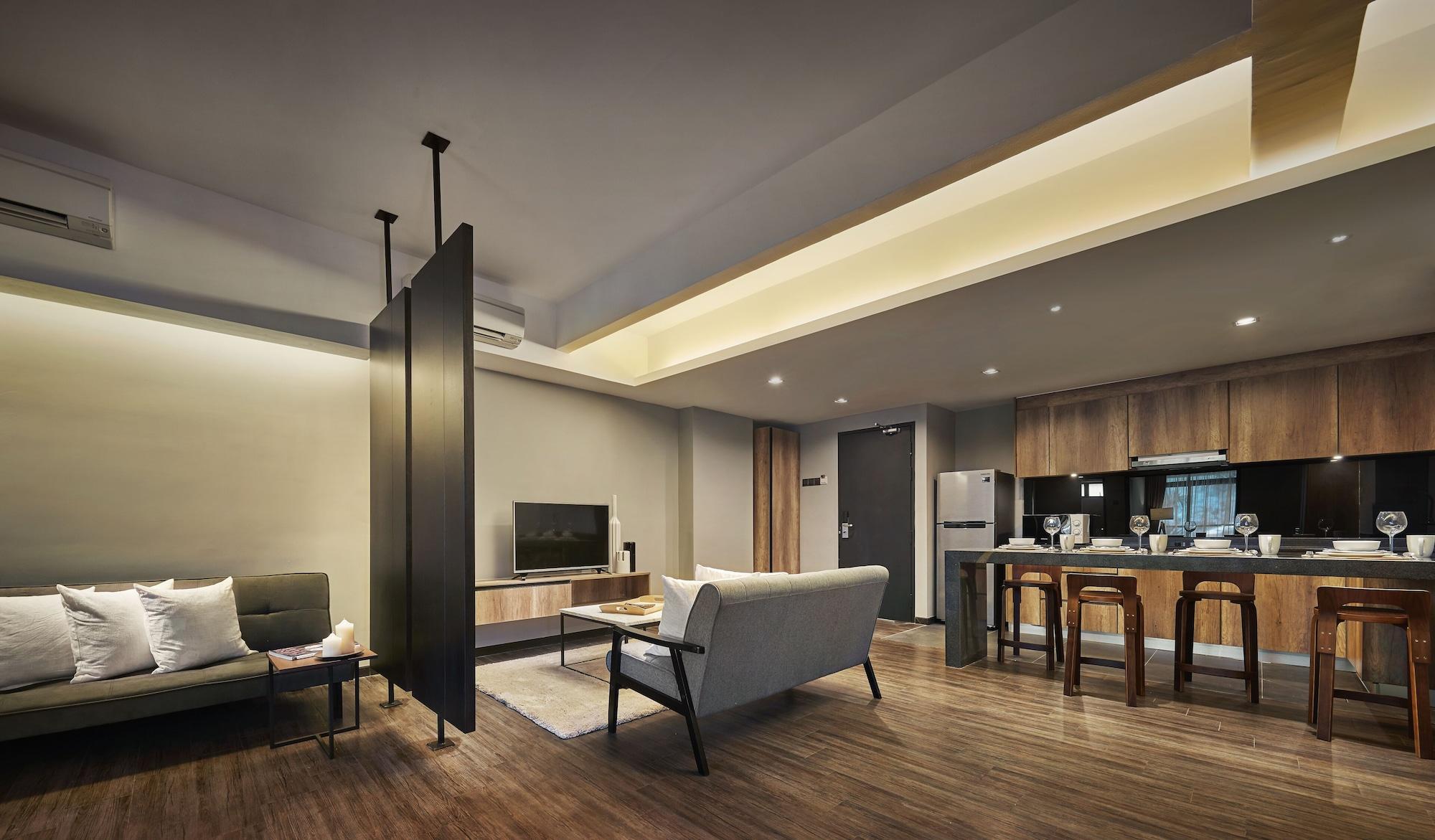 Tropics Eight Suites George Town Dış mekan fotoğraf