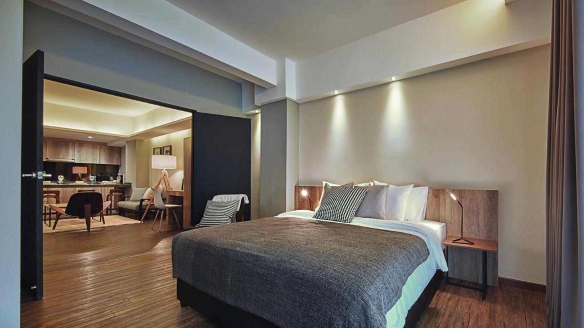 Tropics Eight Suites George Town Dış mekan fotoğraf