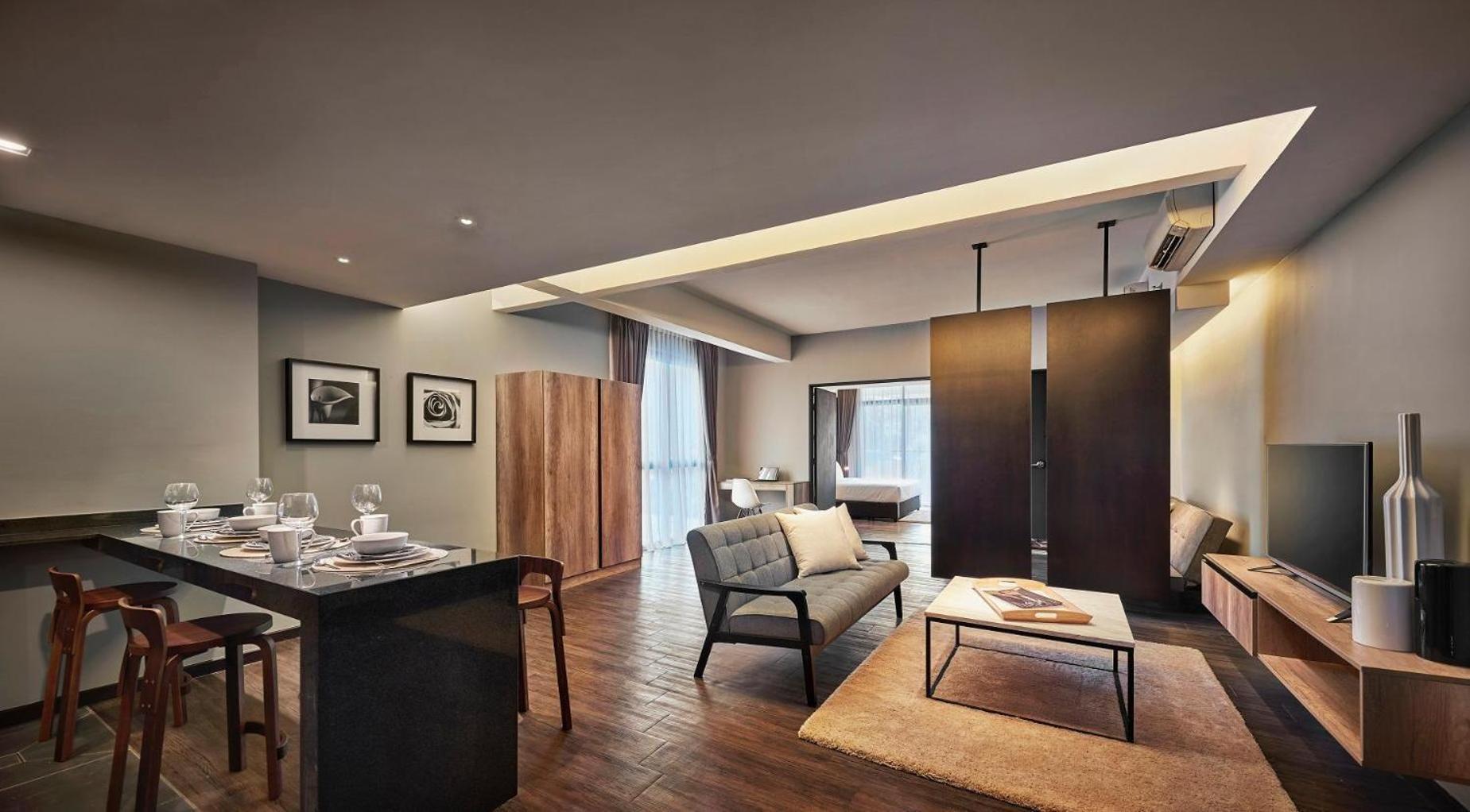 Tropics Eight Suites George Town Dış mekan fotoğraf