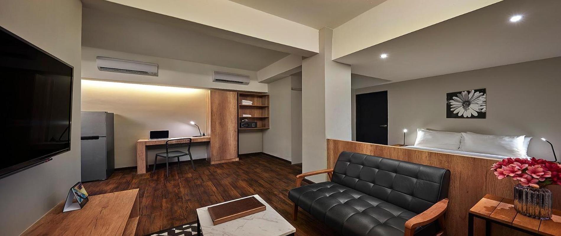 Tropics Eight Suites George Town Dış mekan fotoğraf